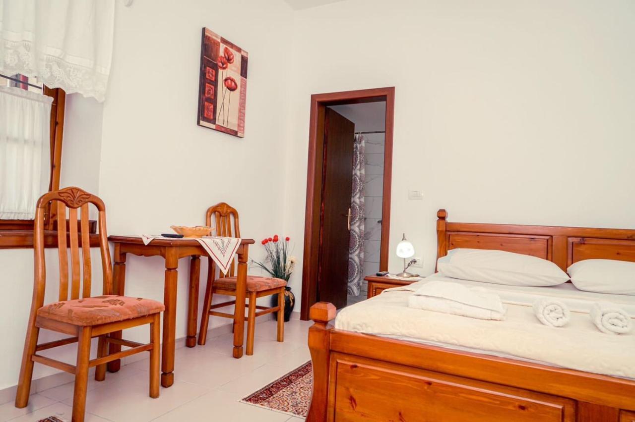 Cico Hostel &Private Room Gjirokaster Exterior photo