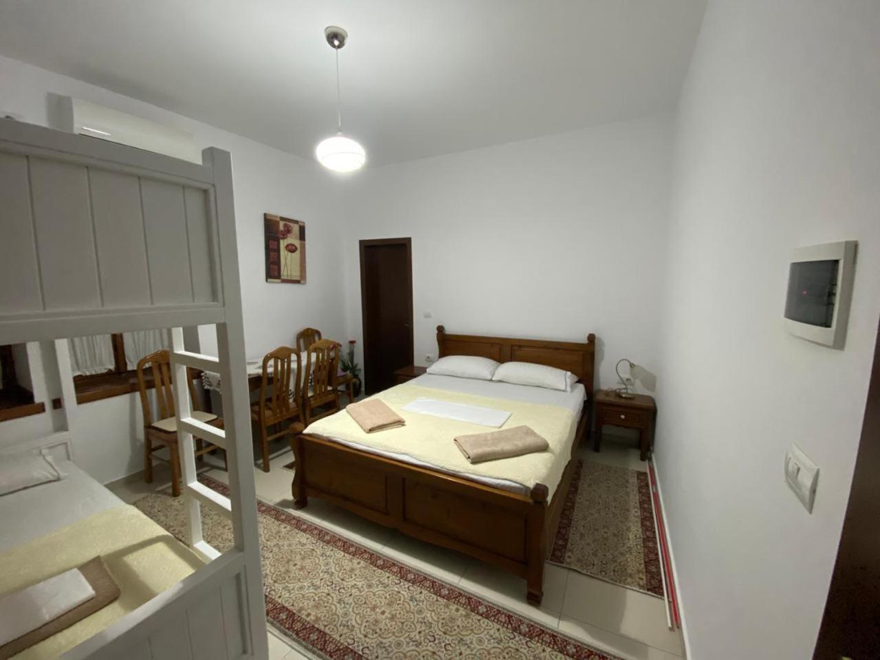 Cico Hostel &Private Room Gjirokaster Exterior photo